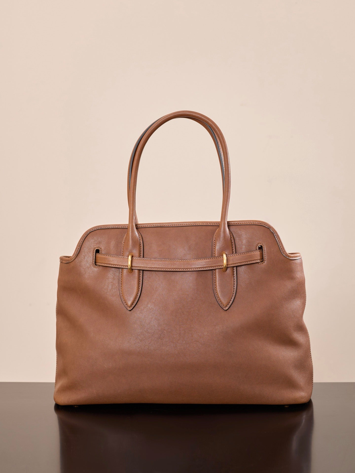 미우미우 아방뛰르 나파 가죽 탑 핸들 백 미디움