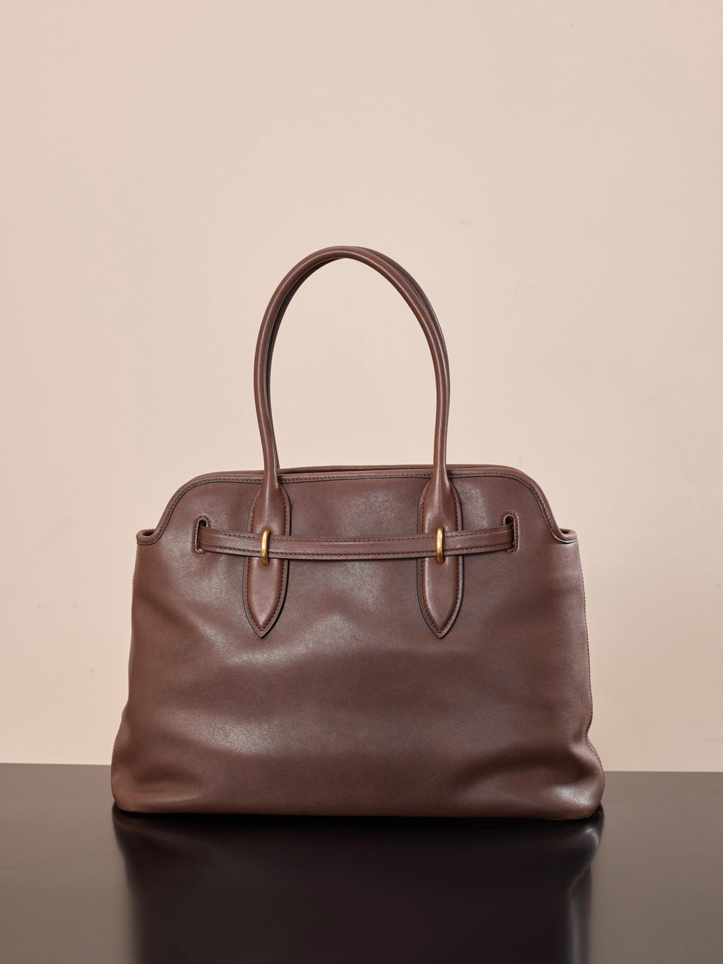 미우미우 아방뛰르 나파 가죽 탑 핸들 백 미디움