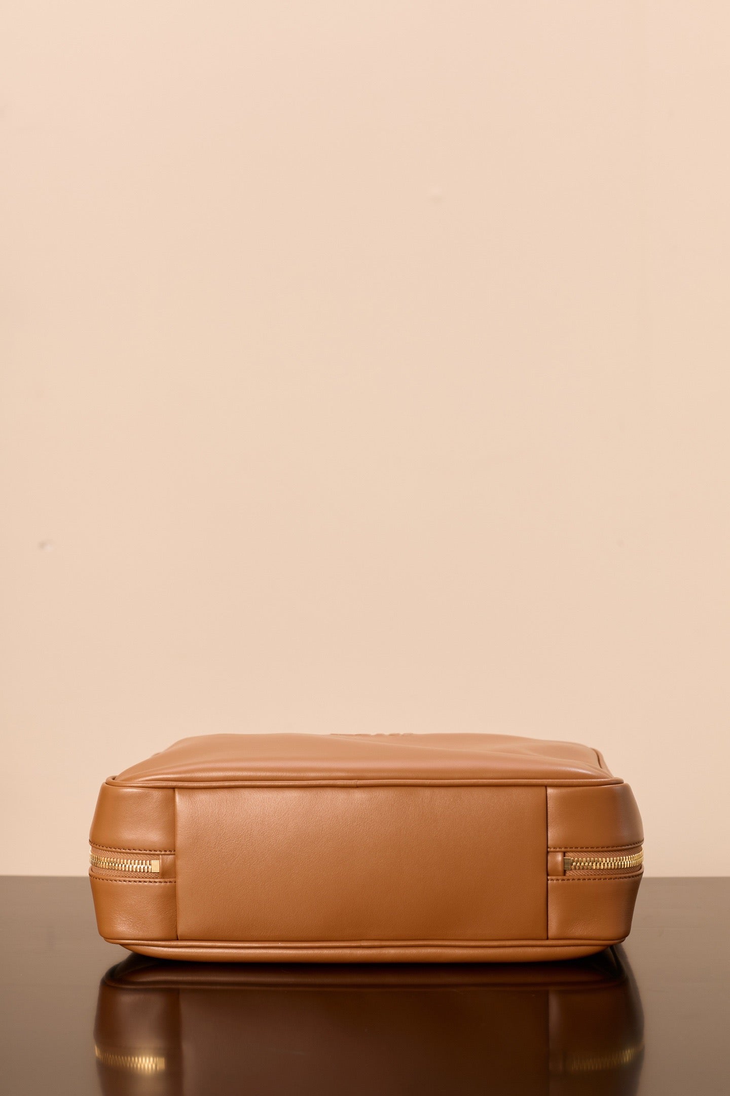 미우미우 가죽 보 백 라지