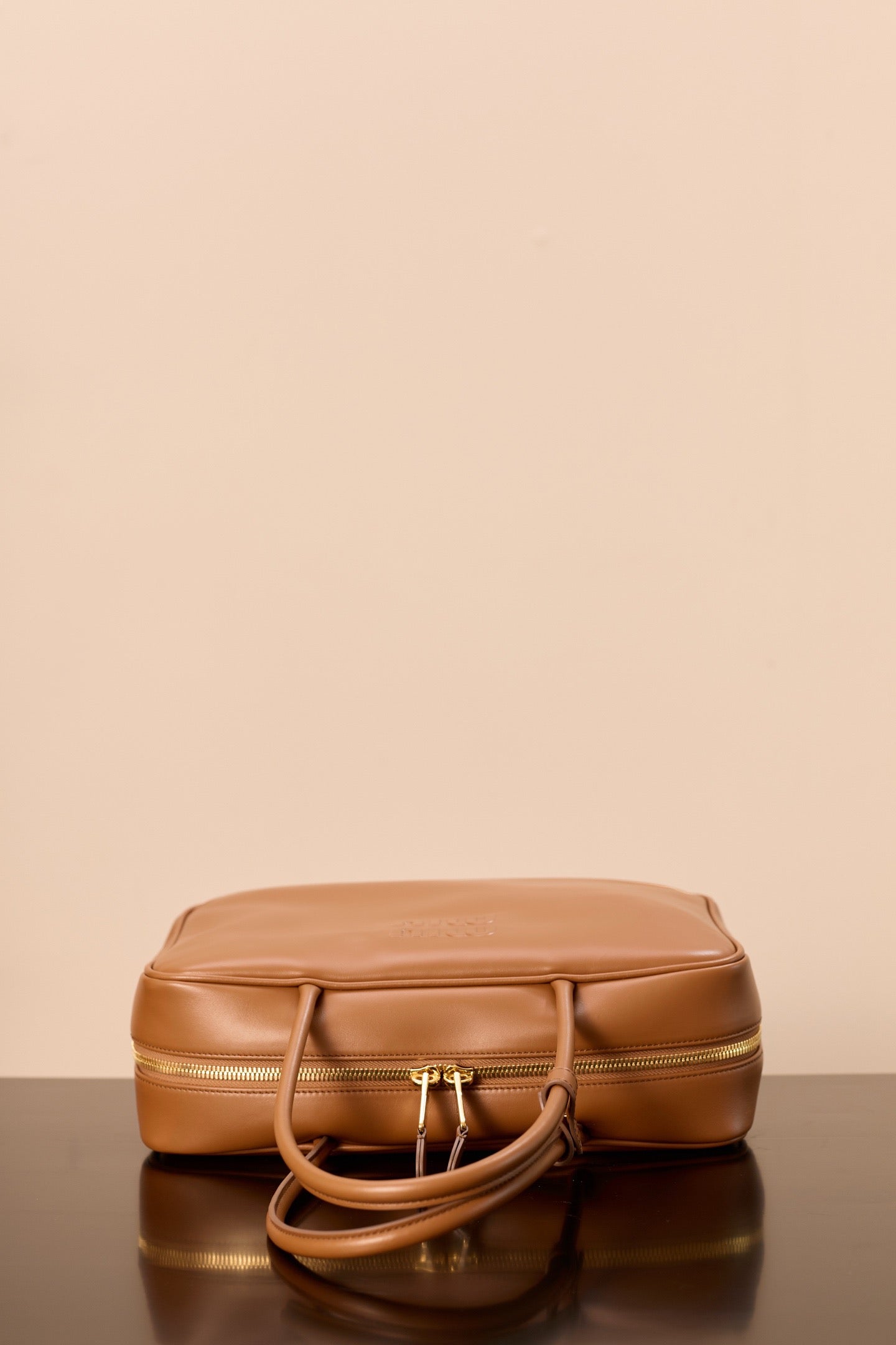 미우미우 가죽 보 백 라지