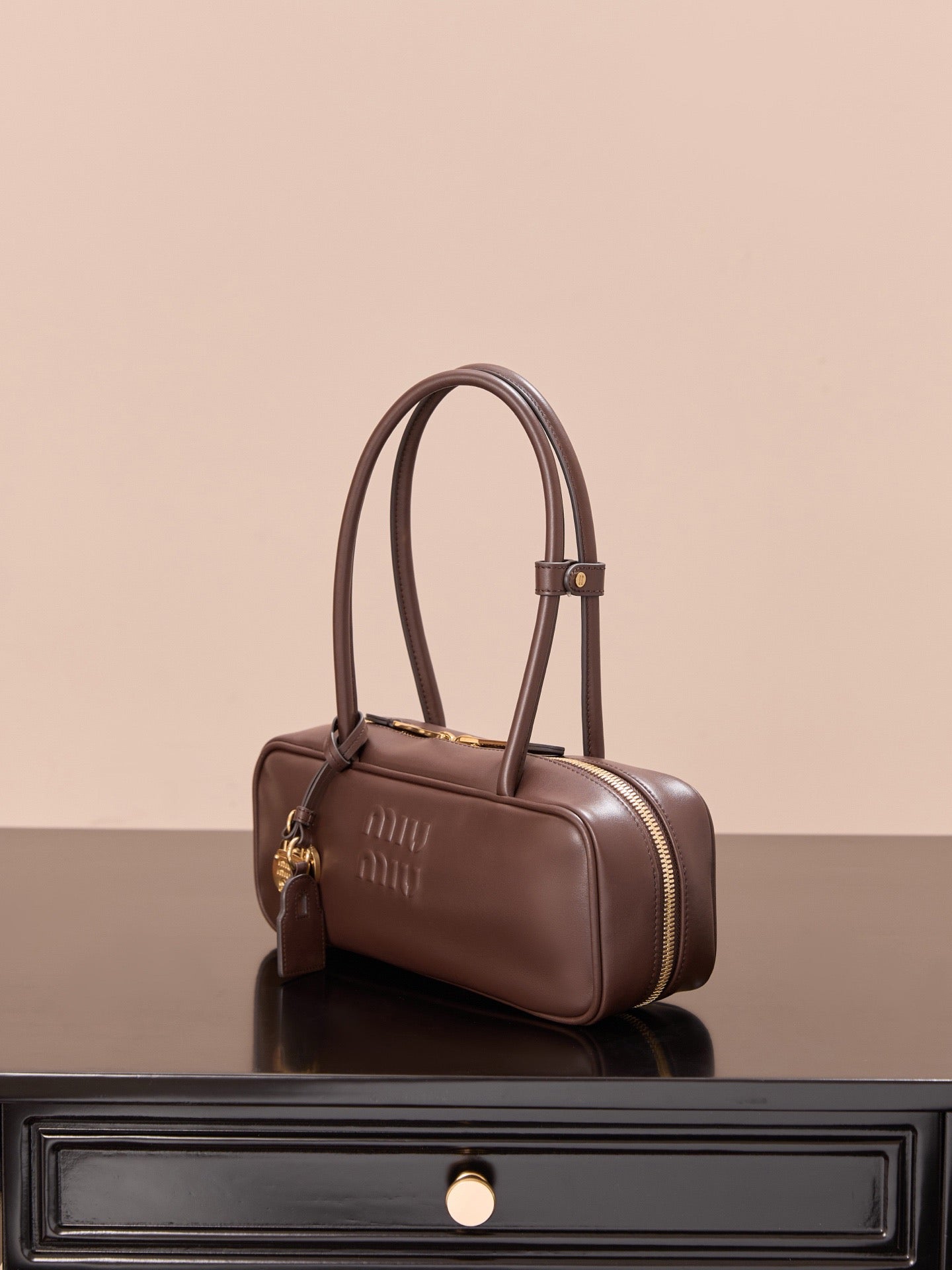 미우미우 가죽 보 백 스몰 (다크 브라운)