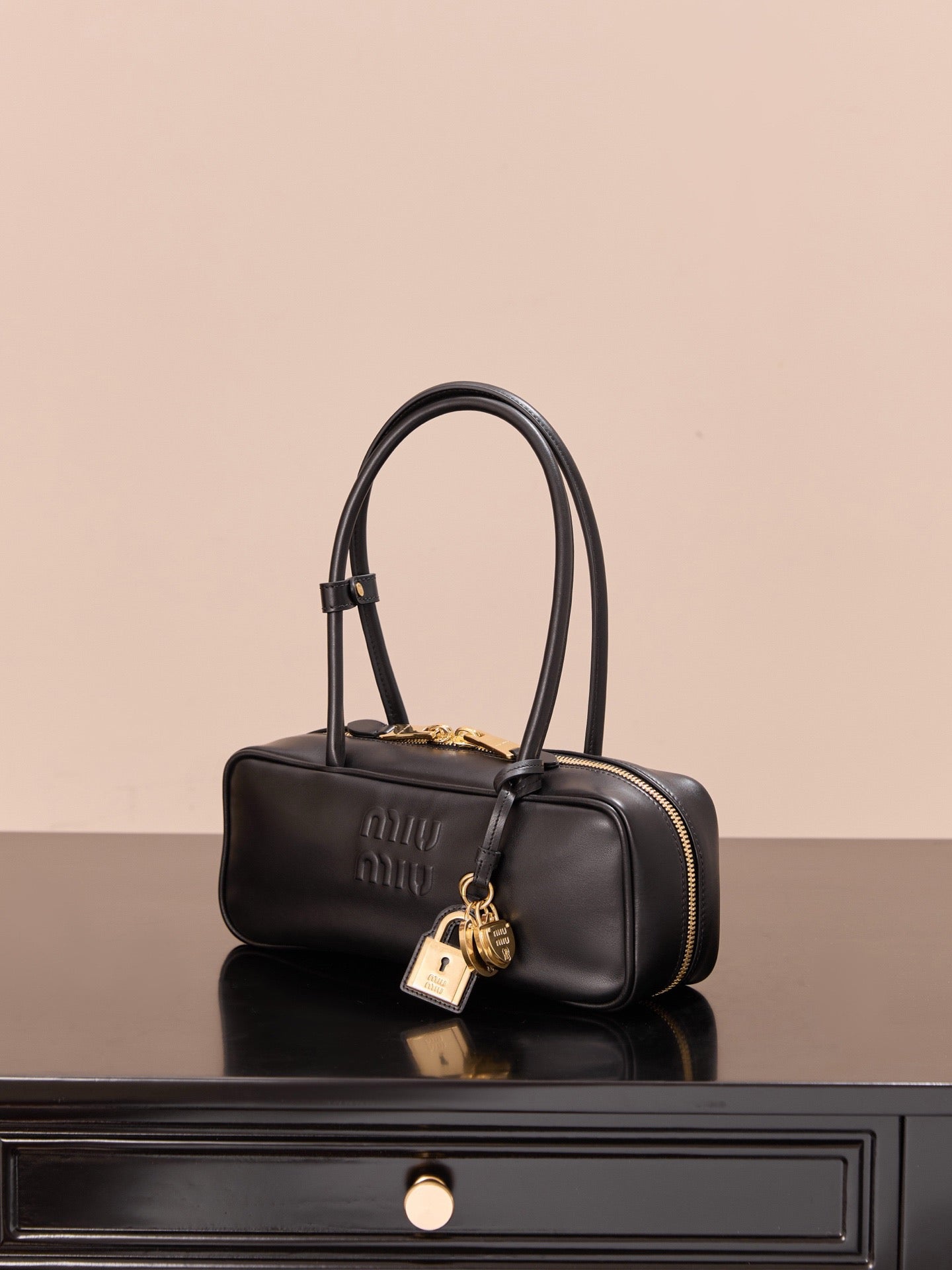 미우미우 가죽 보 백 스몰