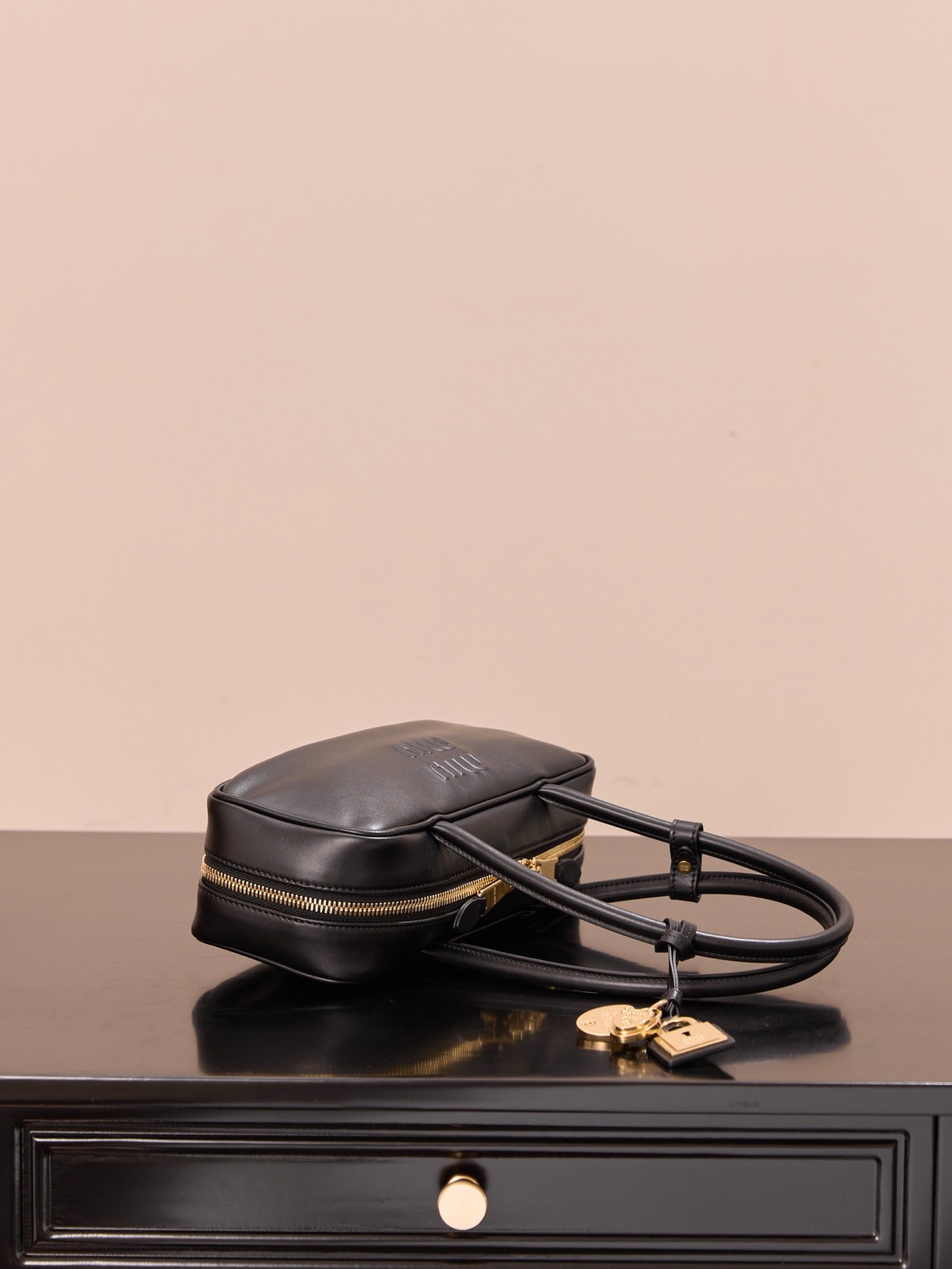 미우미우 가죽 보 백 스몰