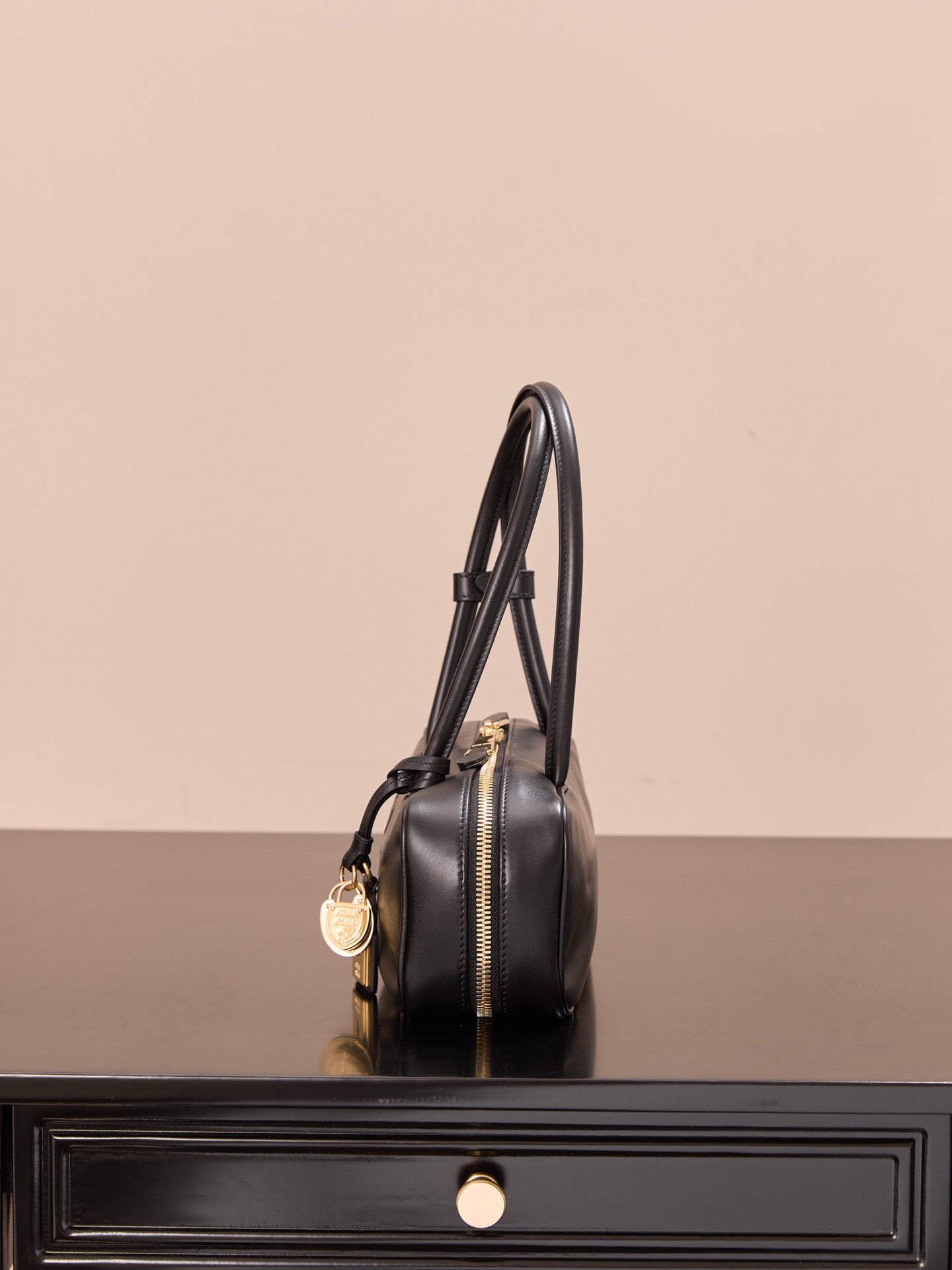 미우미우 가죽 보 백 스몰