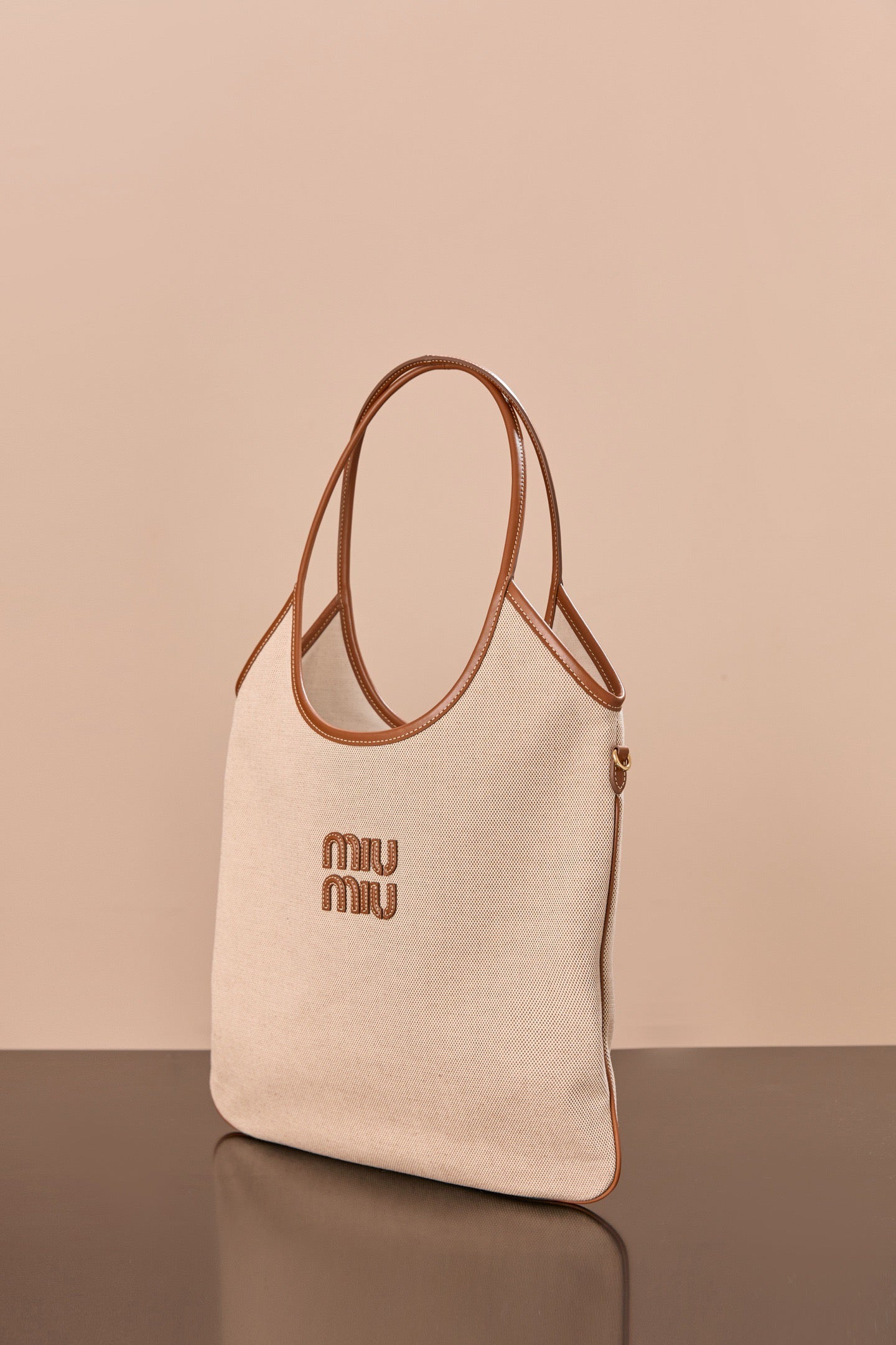 미우미우 아이비백 캔버스 레귤러