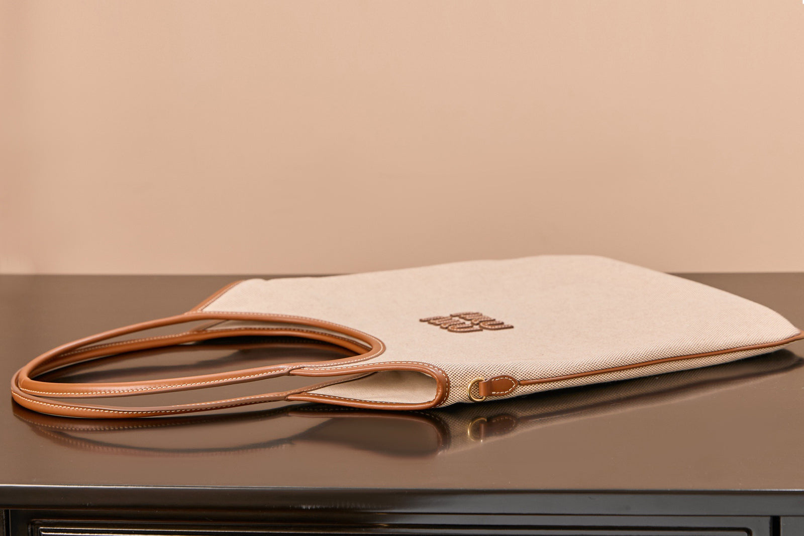 미우미우 아이비백 캔버스 레귤러