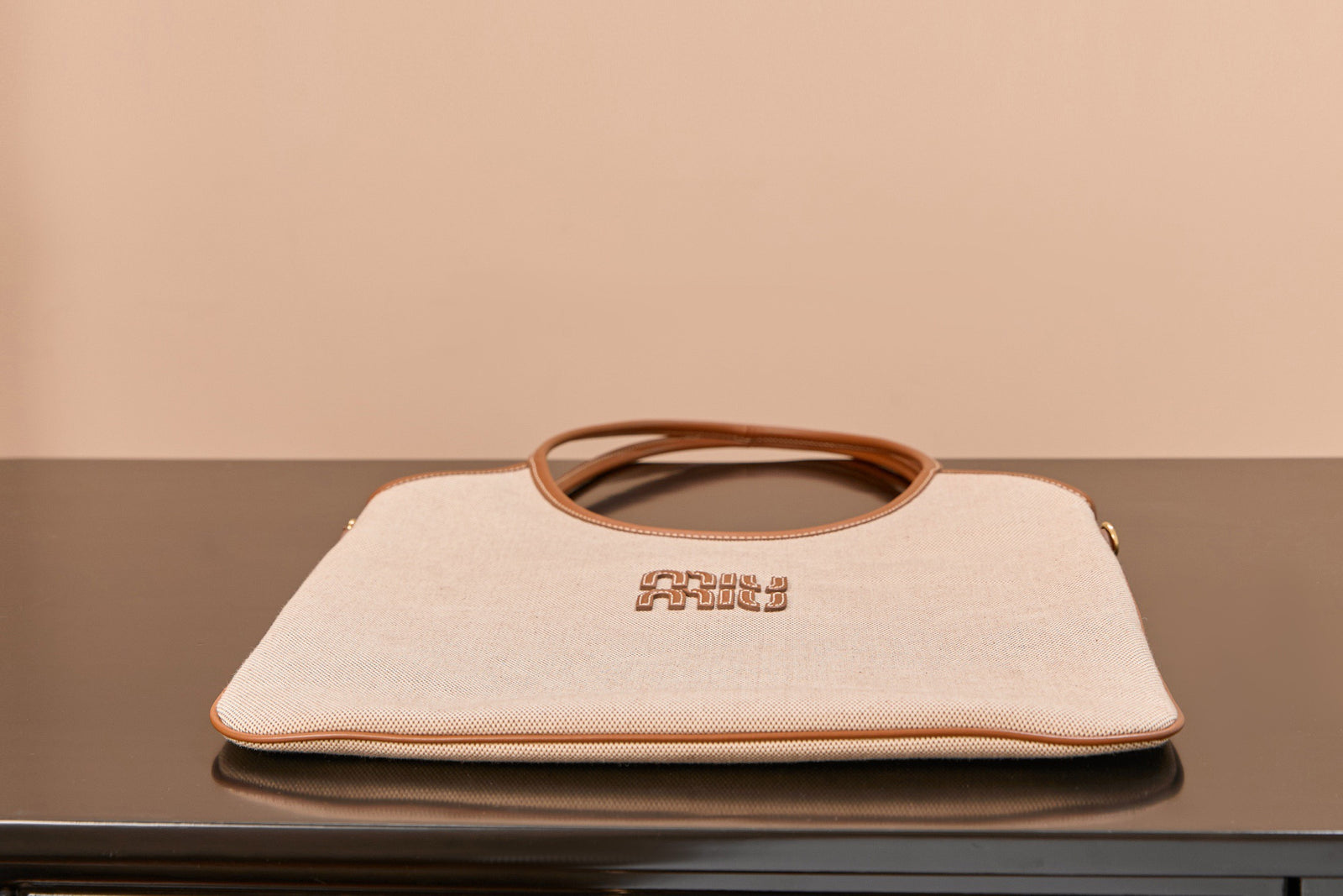 미우미우 아이비백 캔버스 레귤러