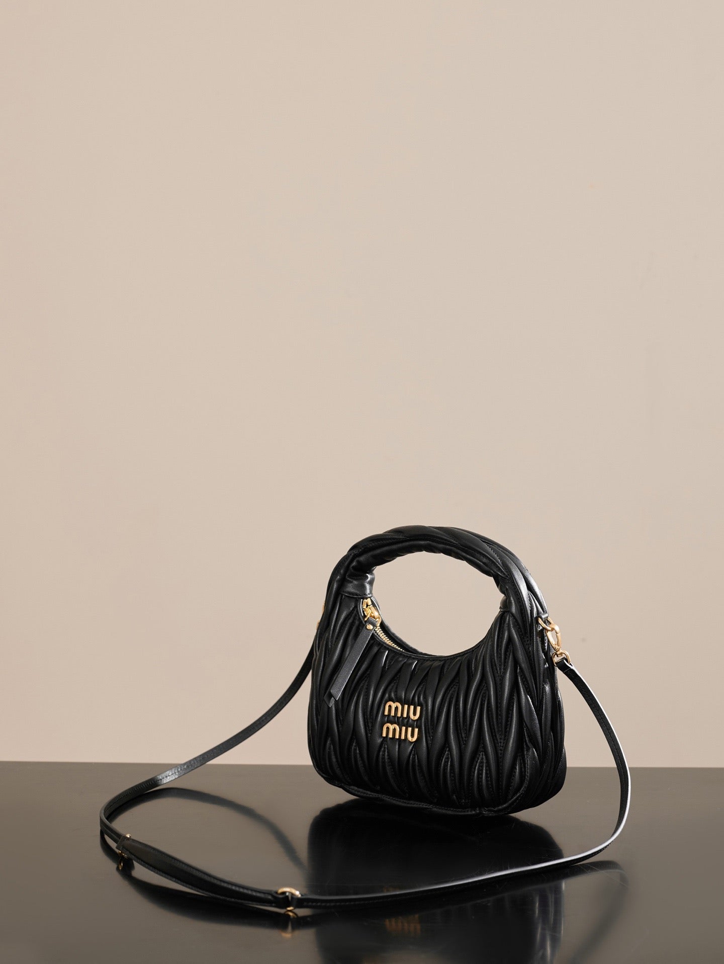 미우미우 완더 호보백 스몰