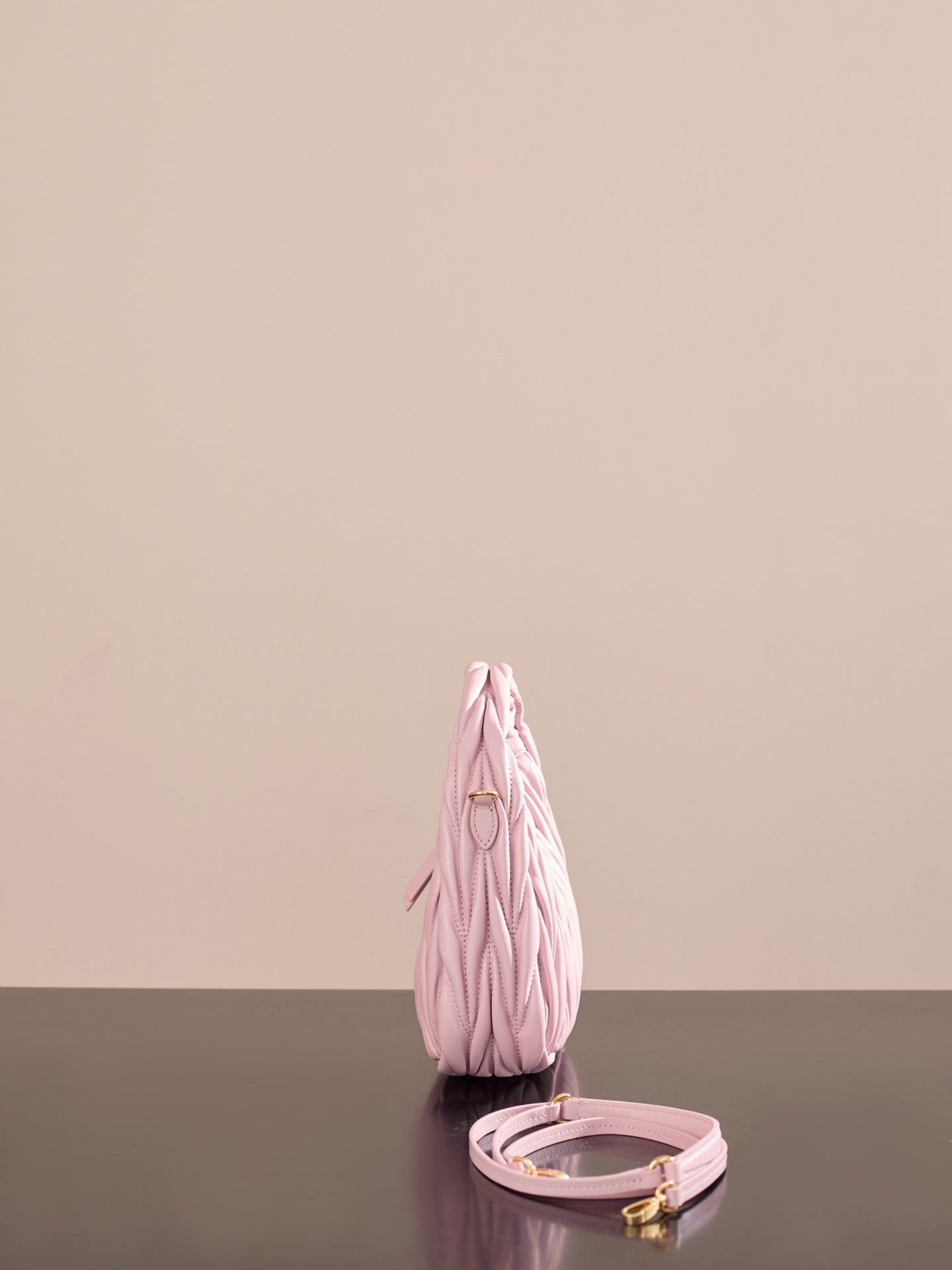 미우미우 완더 호보백 스몰