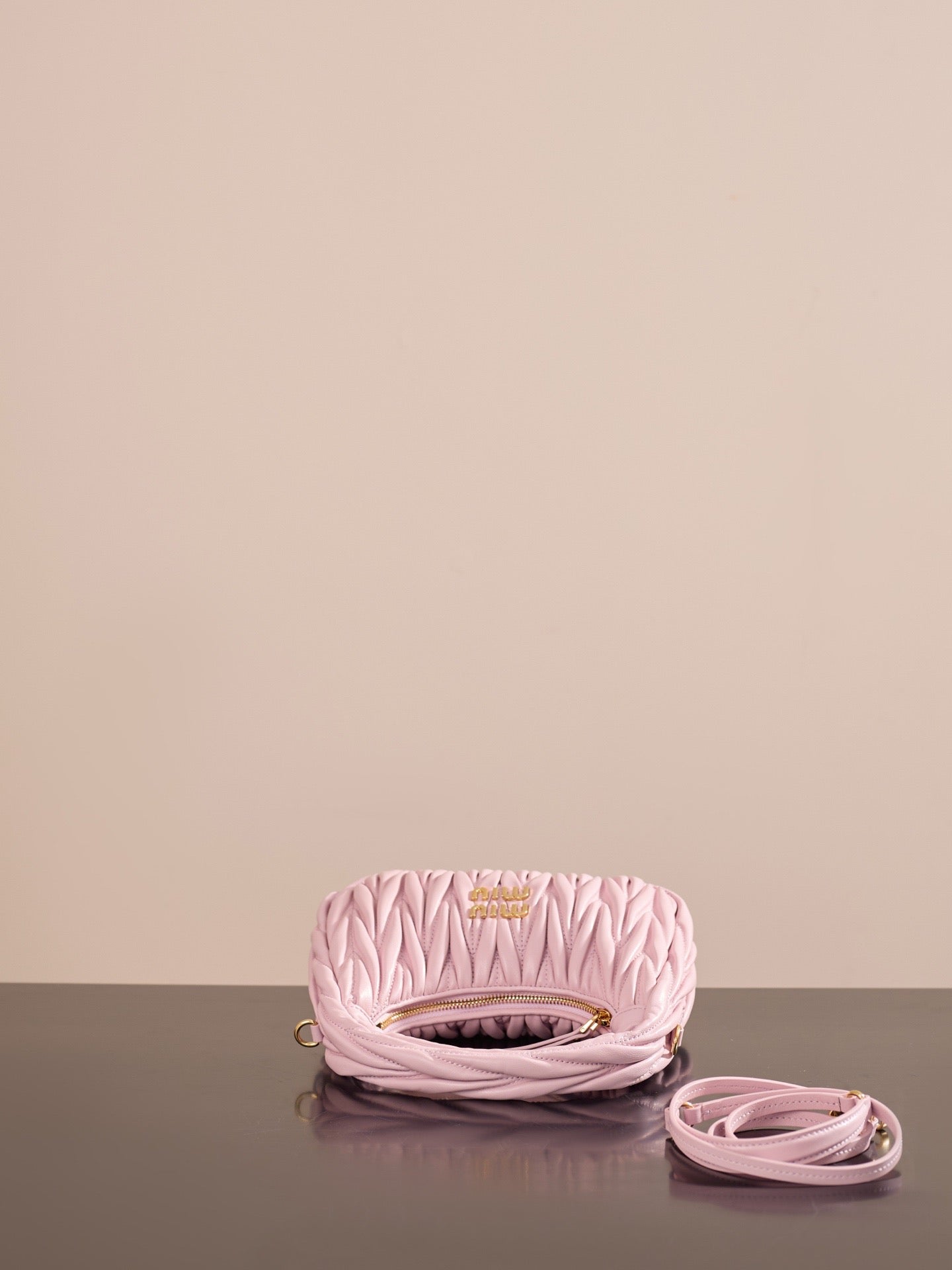 미우미우 완더 호보백 스몰