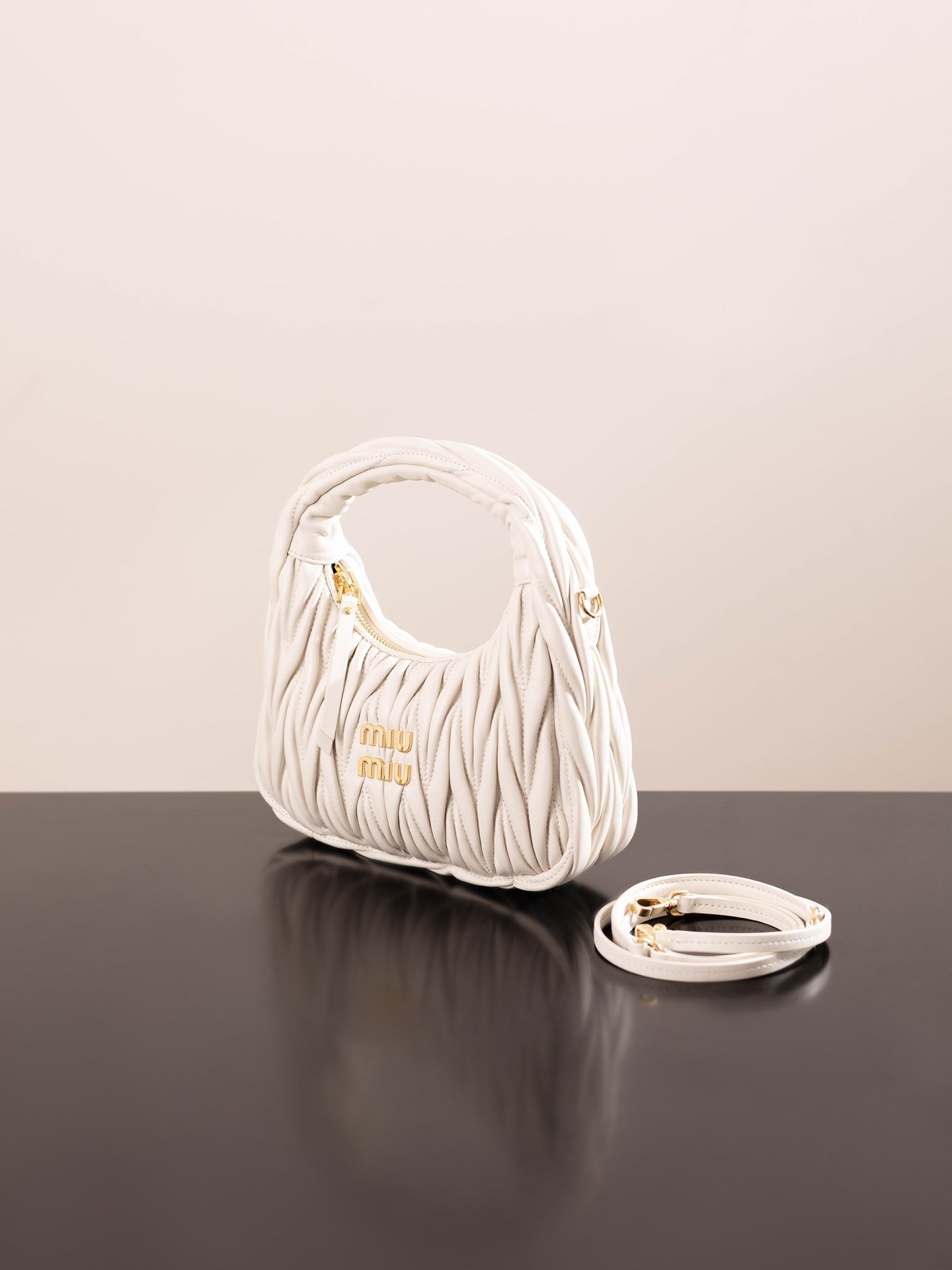 미우미우 완더 호보백 스몰