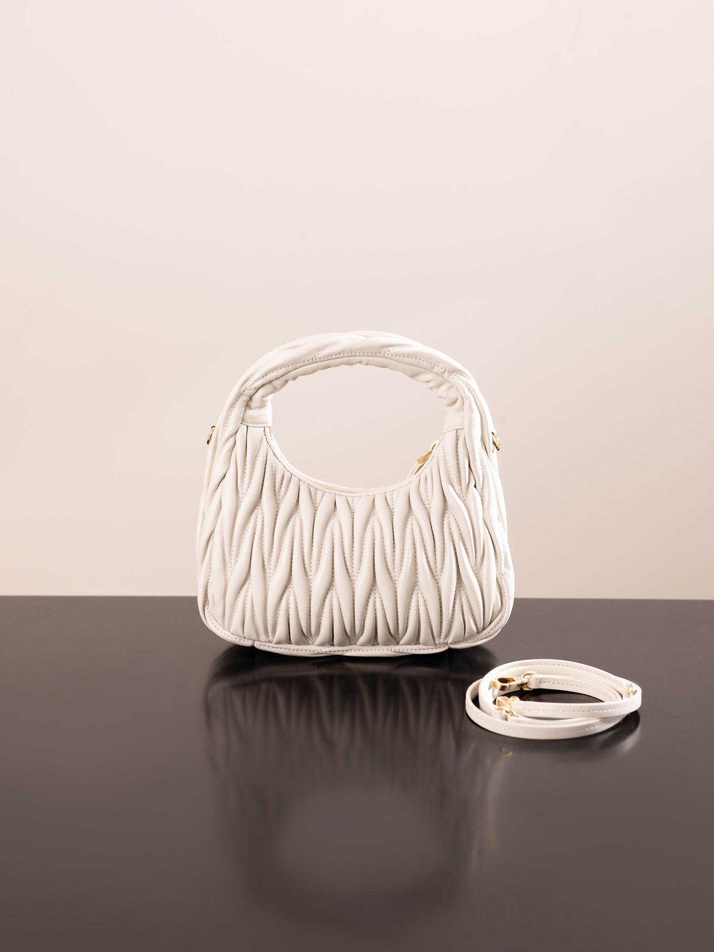 미우미우 완더 호보백 스몰