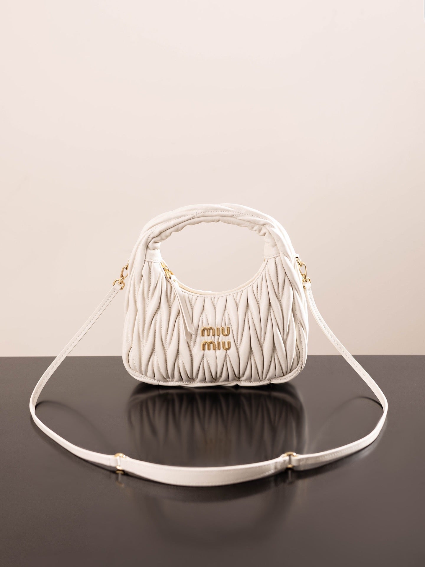 미우미우 완더 호보백 스몰