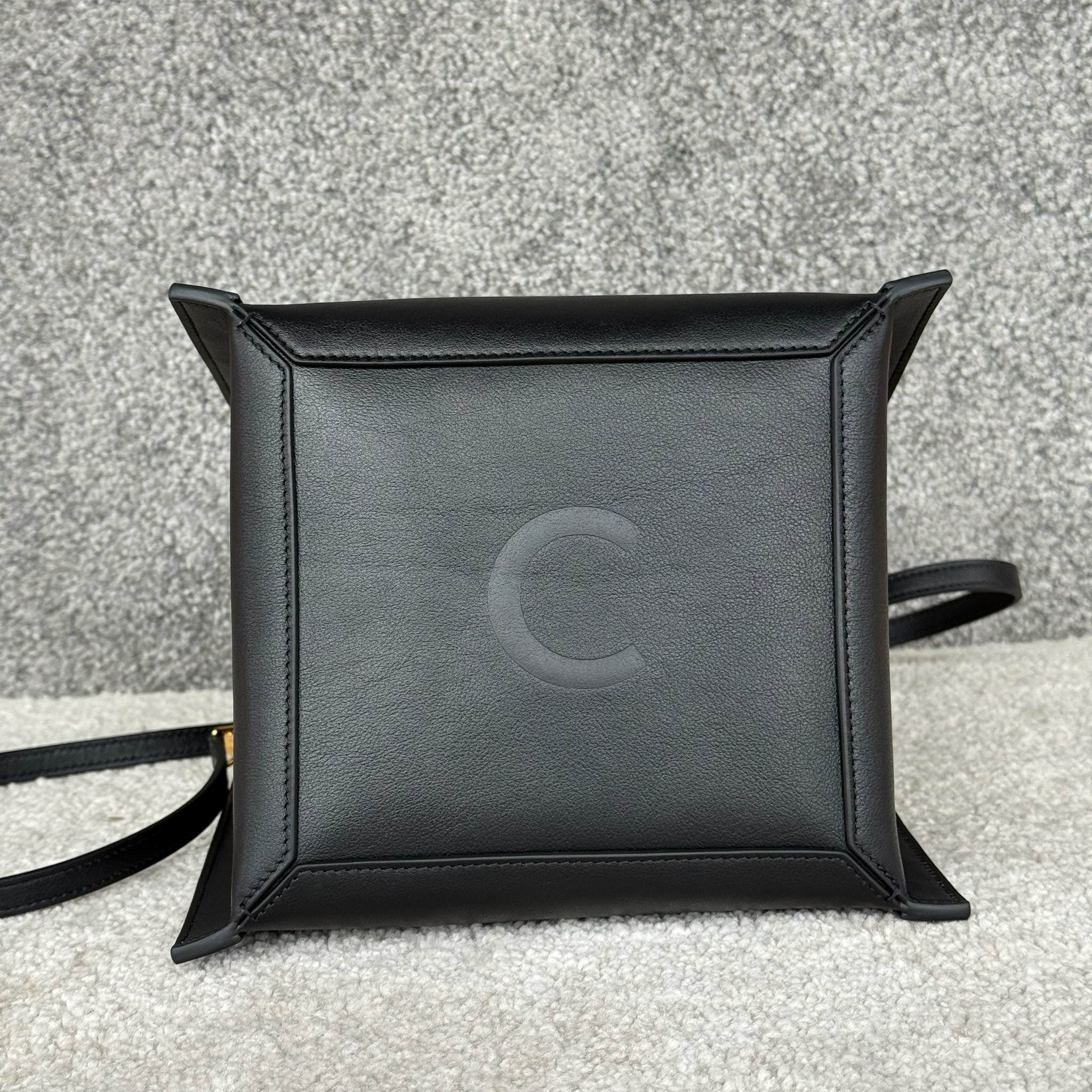 CEL  스몰 큐보 백