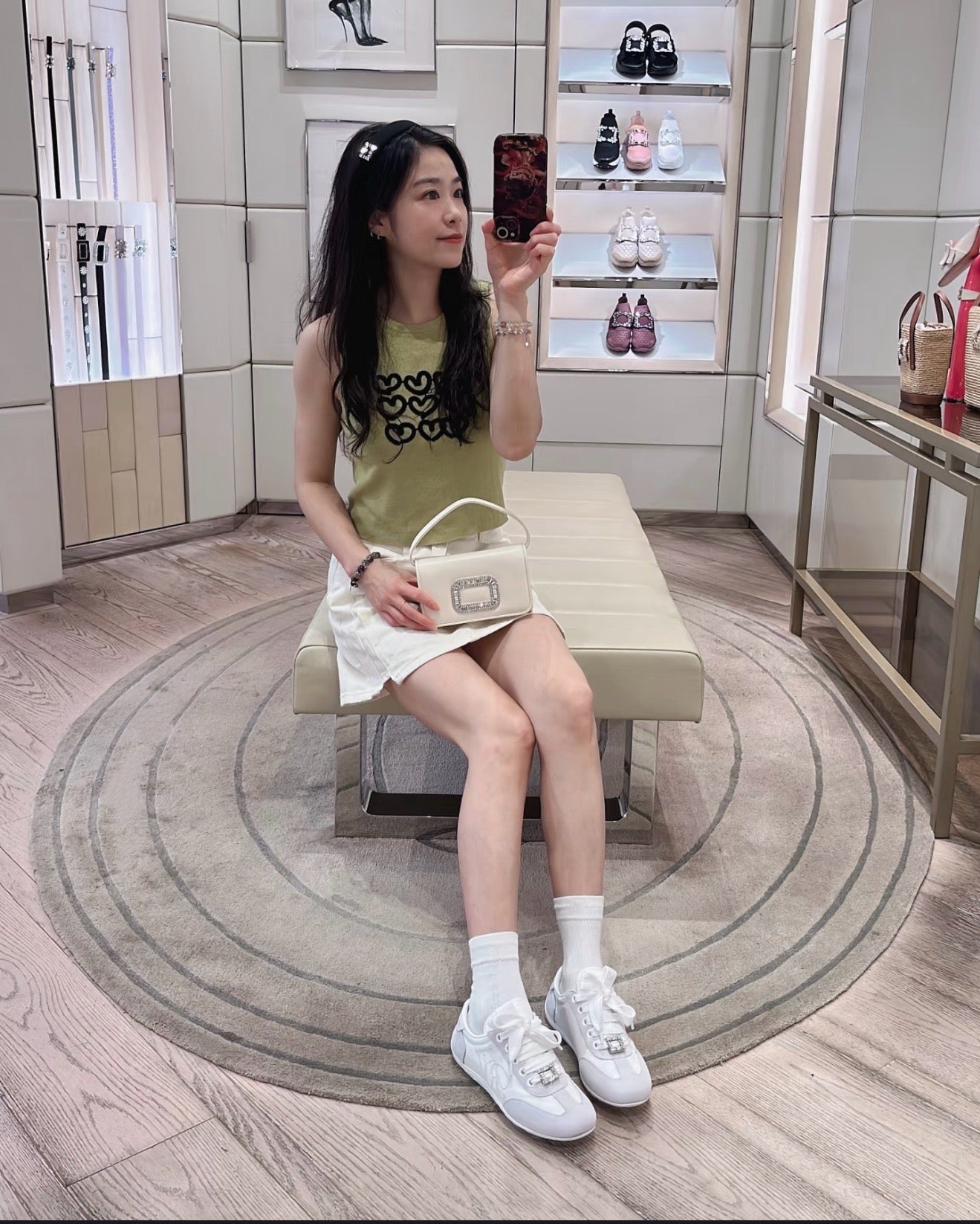로저비비에 로우 스웨이드 스니커즈