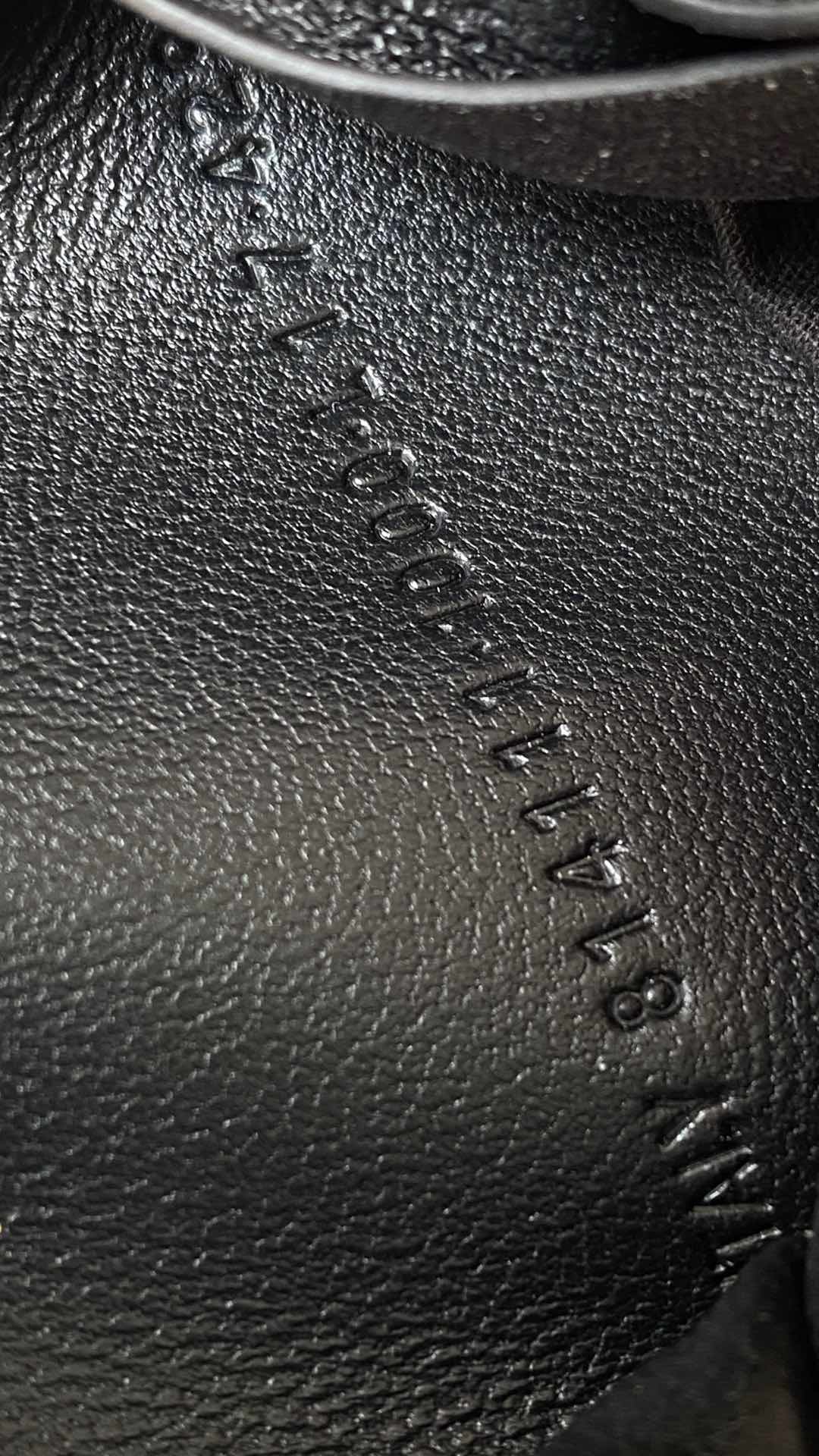 발렌시아가 로데오 슬링 포셰트