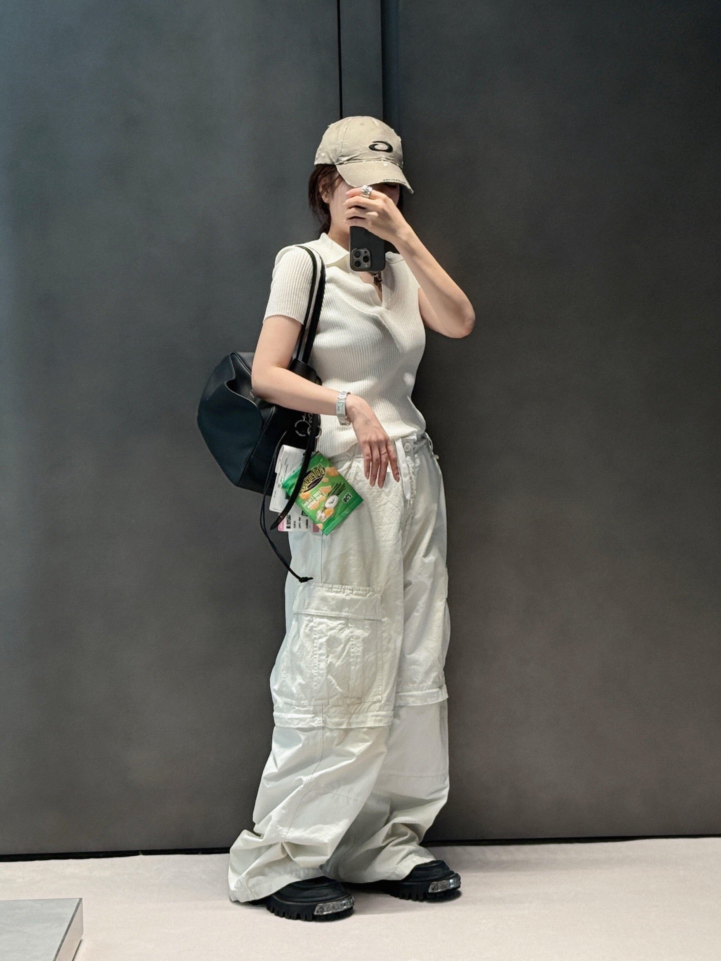발렌시아가 캐리 볼링백 미디움