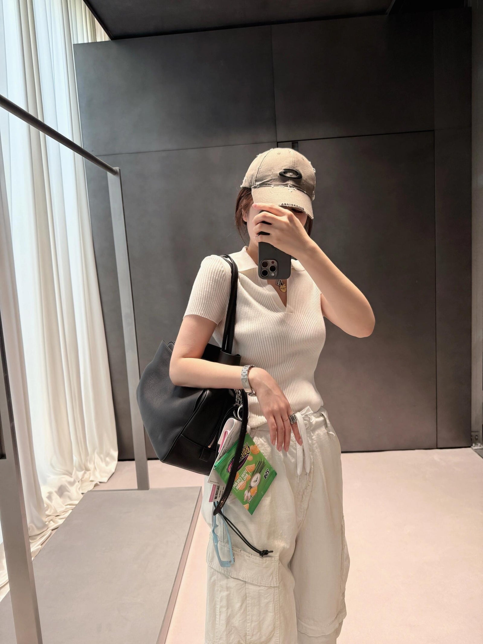 발렌시아가 캐리 볼링백 미디움