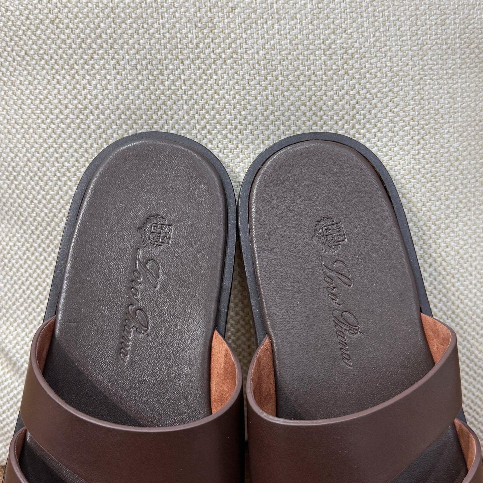 L 필라 플레인 워크 샌들