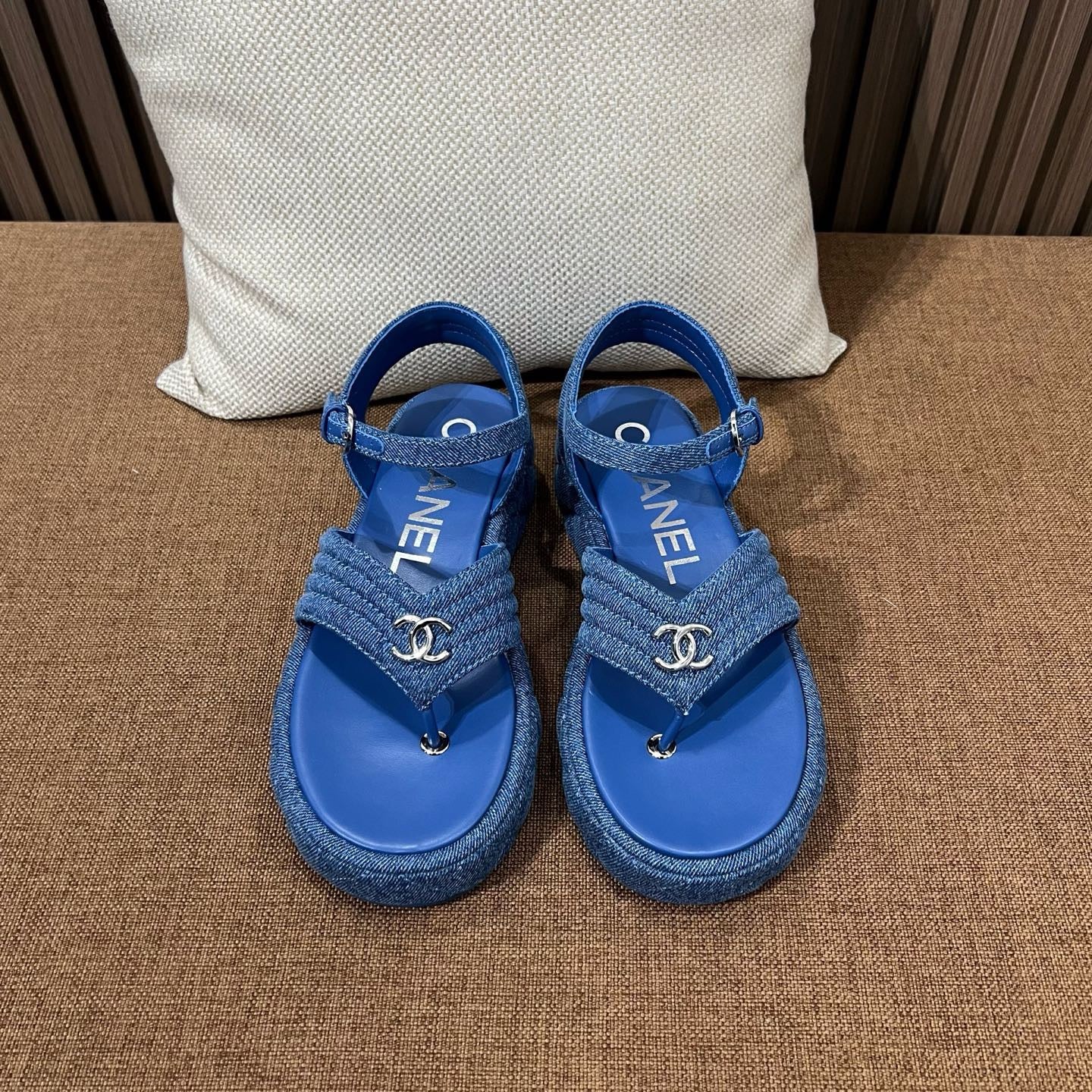 C 25C 데님 스트랩 샌들