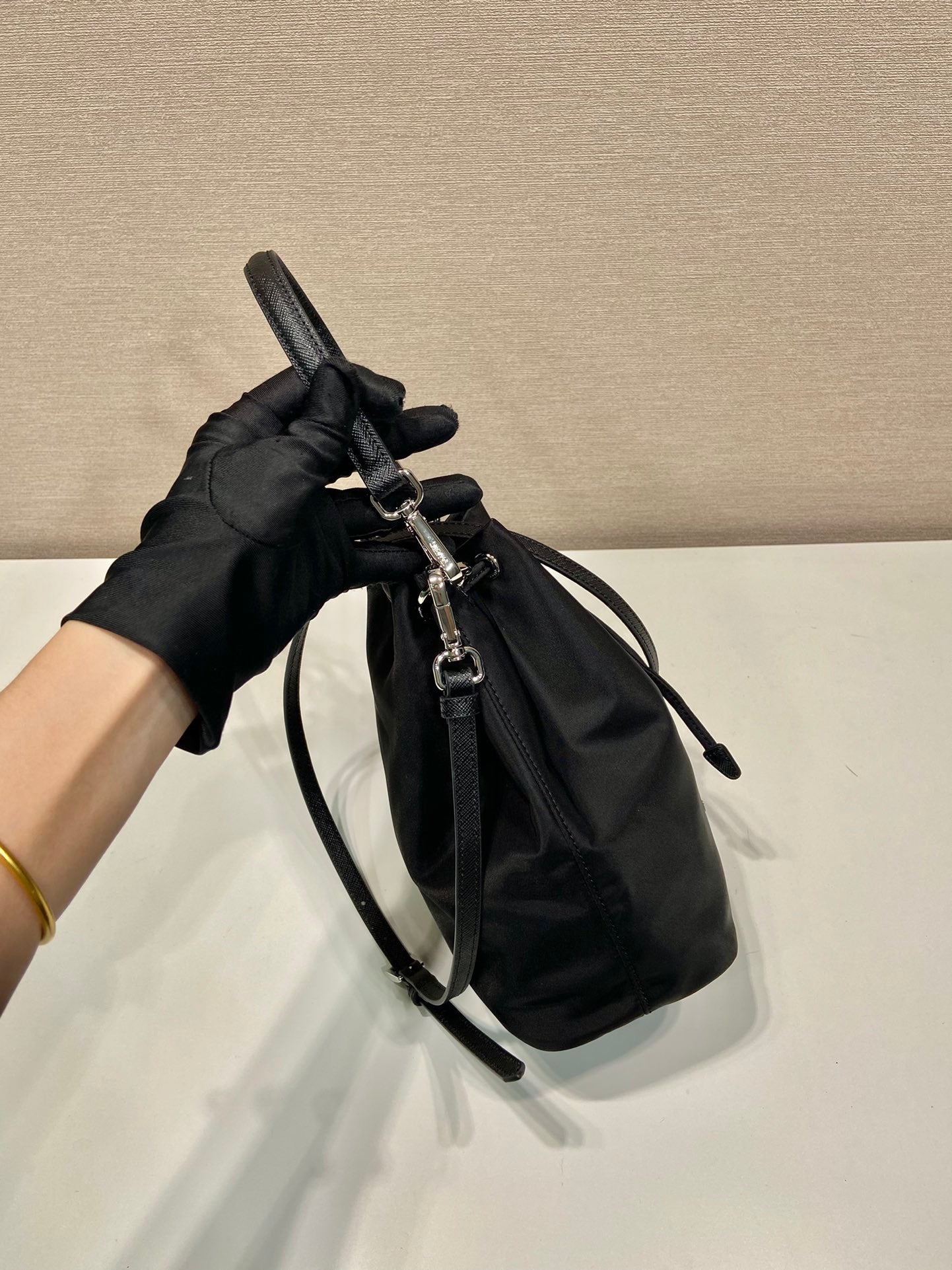프라다 리나일론 파우치 버킷백