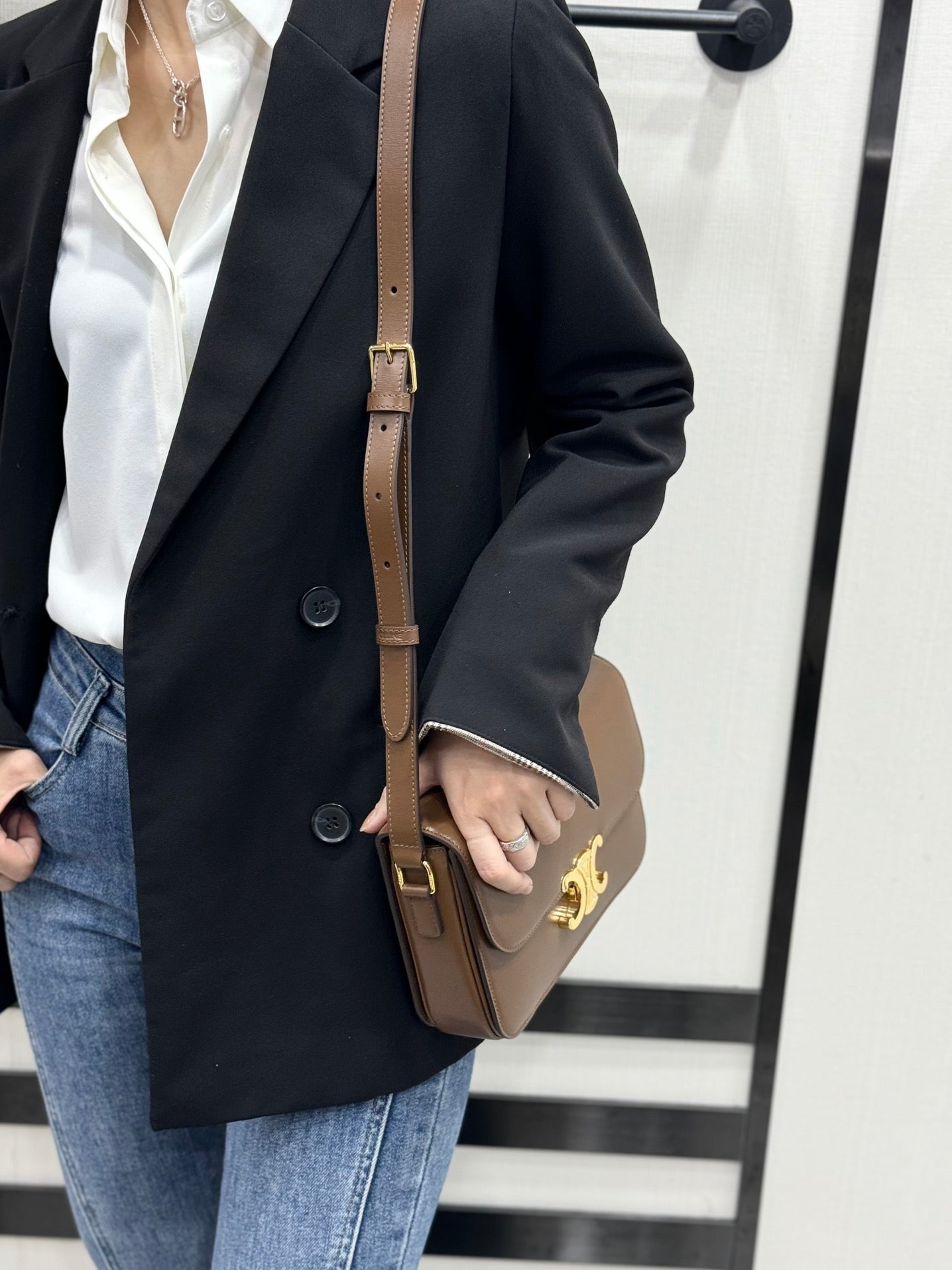 CEL 트리옹프 숄더백 미디움