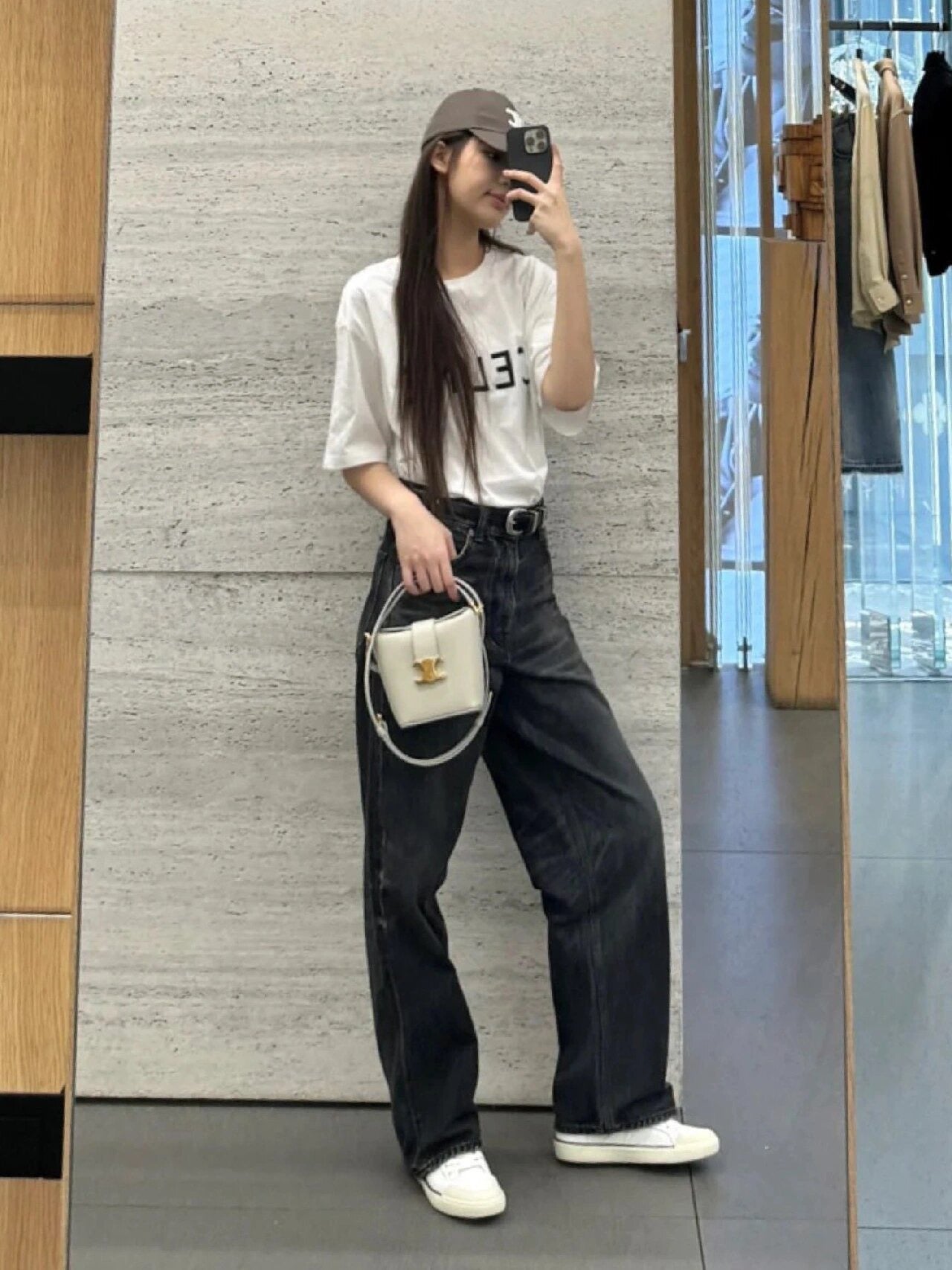 CEL 트리옹프 버킷백 레더 미니