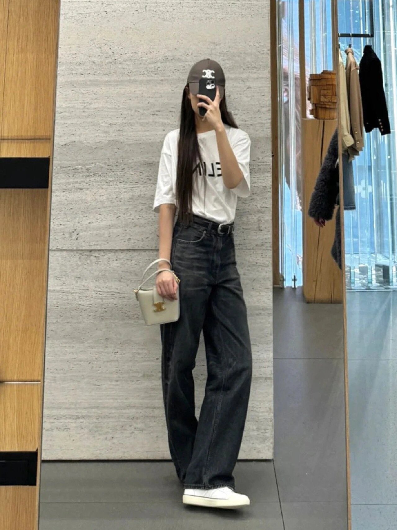 CEL 트리옹프 버킷백 레더 미니