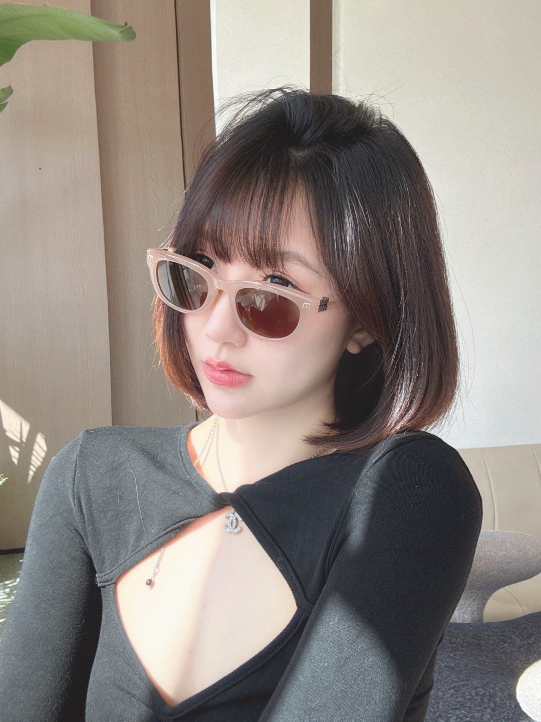 미우미우 선글라스 VMU80S