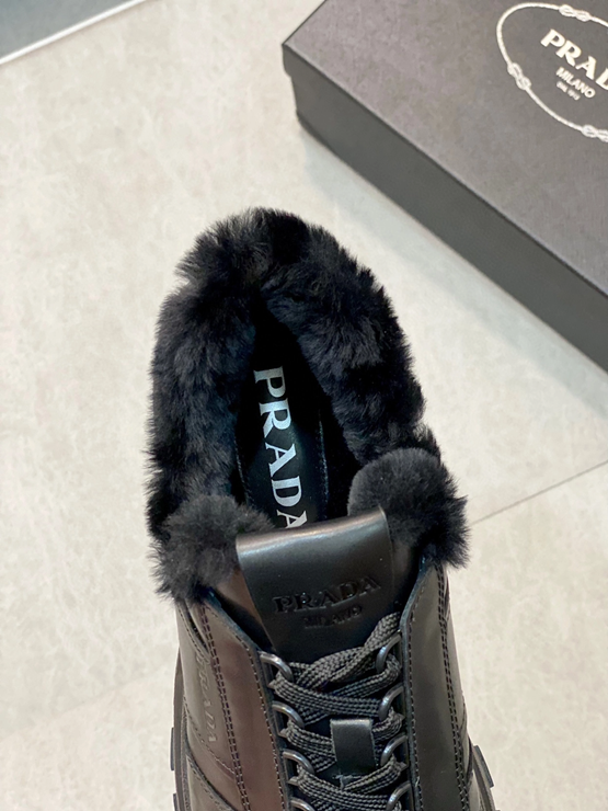 프라다 PRAX 01 올블랙 레더 스니커즈