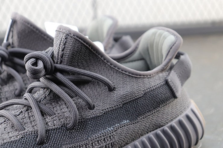 YEEZY 350 V2 신더