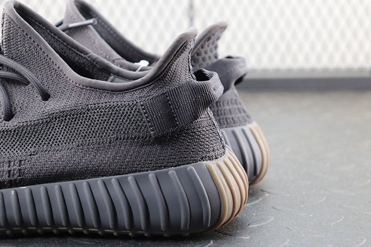 YEEZY 350 V2 신더 리플렉티브