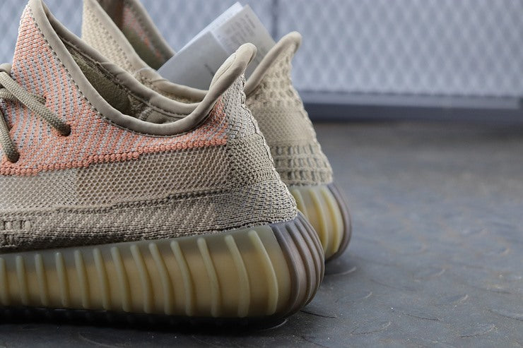 YEEZY 350 V2 샌드토프