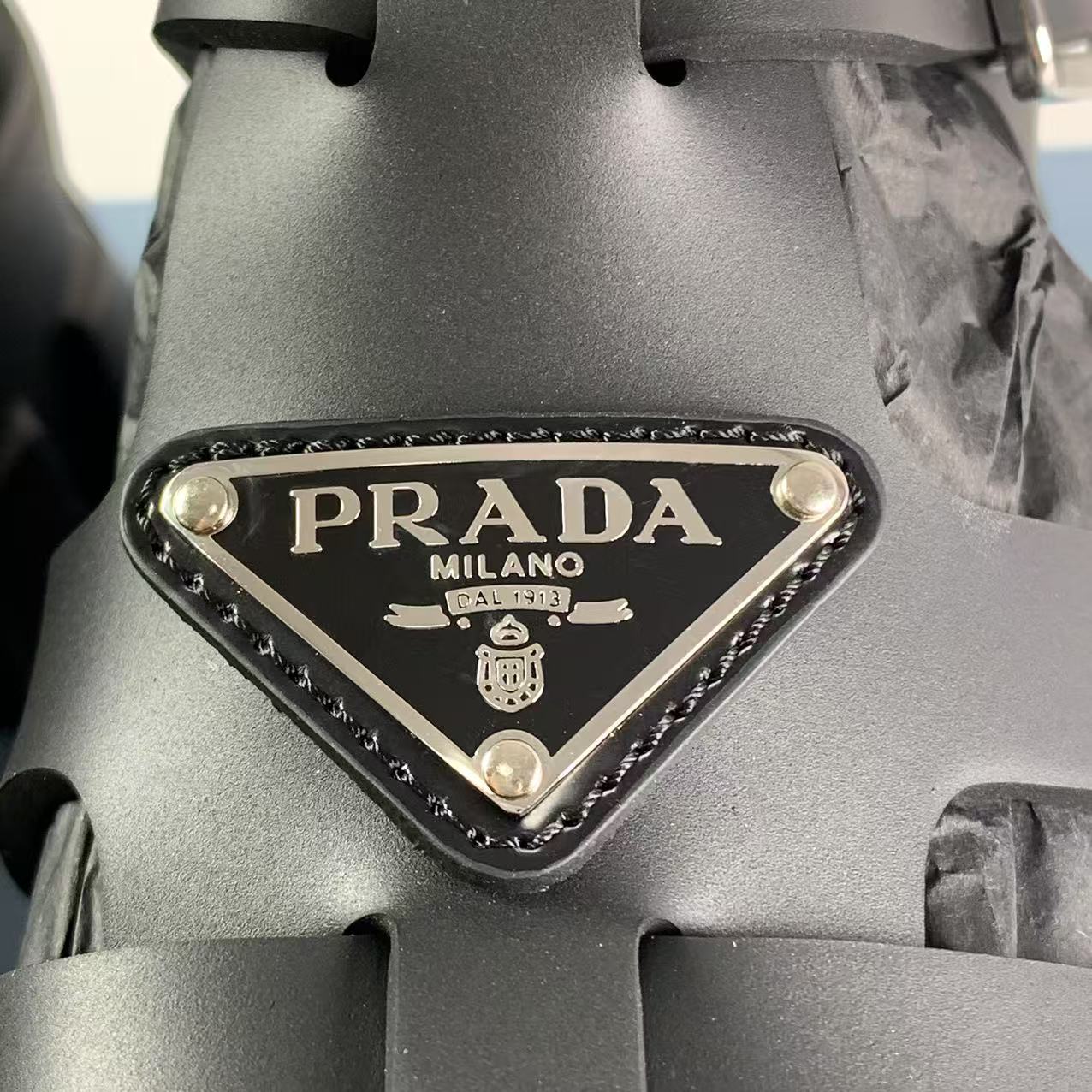 국내) 프라다 러버 모놀리스 샌들 38