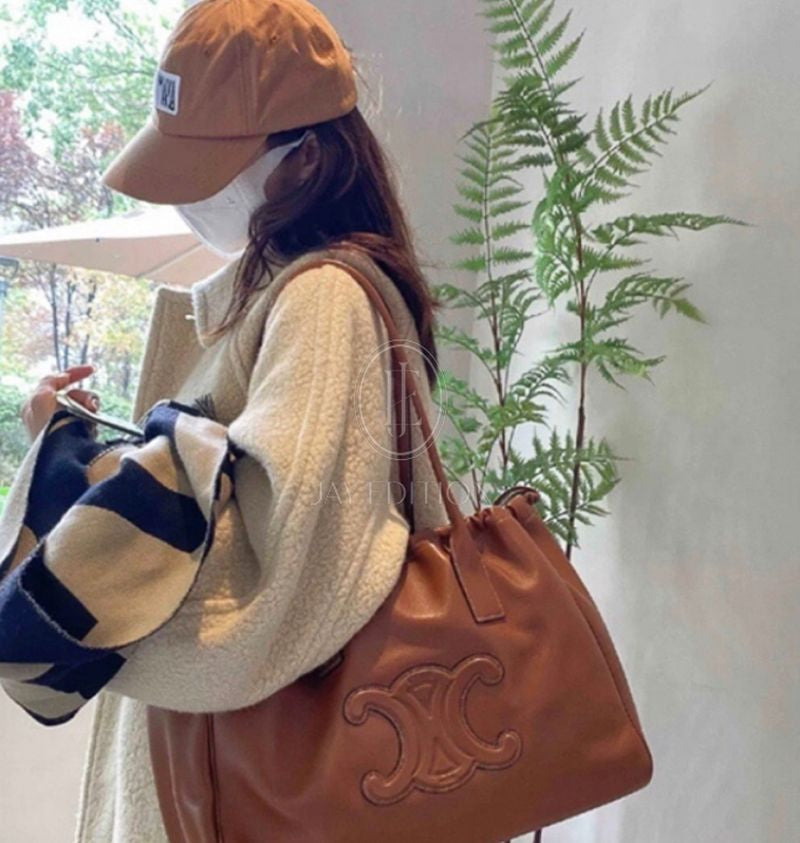 셀린느 퀴르 트리오페 드로우스트링 카바스 쇼퍼백
