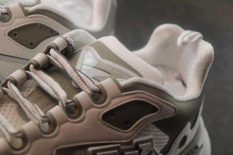 루이비통 러너 태틱 스니커즈