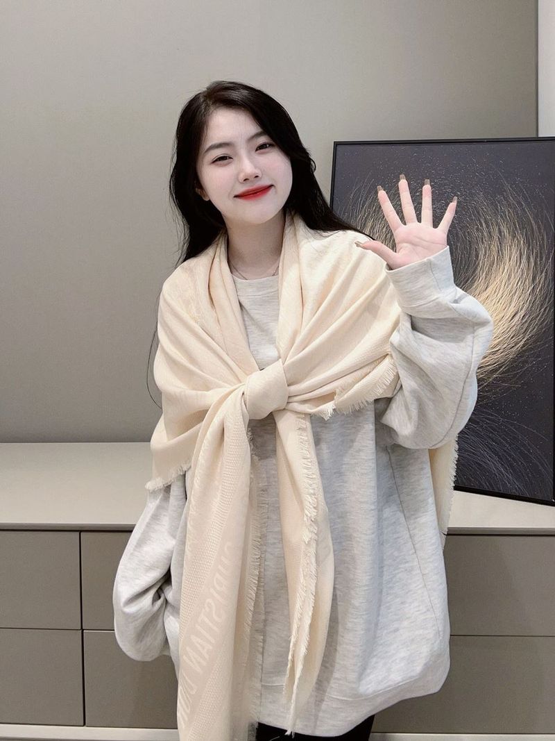 디올 스카프