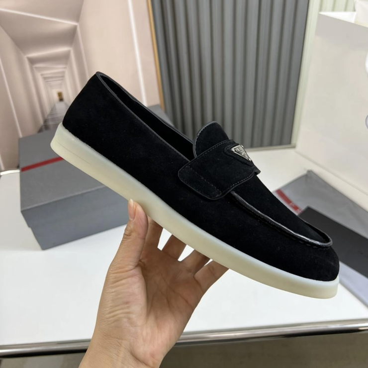 프라다 스웨이드 로퍼