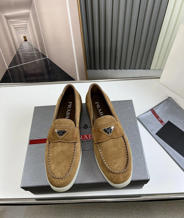 프라다 스웨이드 로퍼