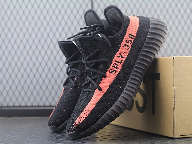 YEEZY 350 V2 레드