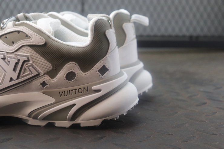 루이비통 러너 태틱 스니커즈