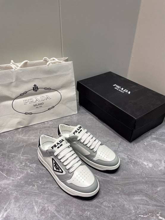 프라다 디스트릭트 스니커즈