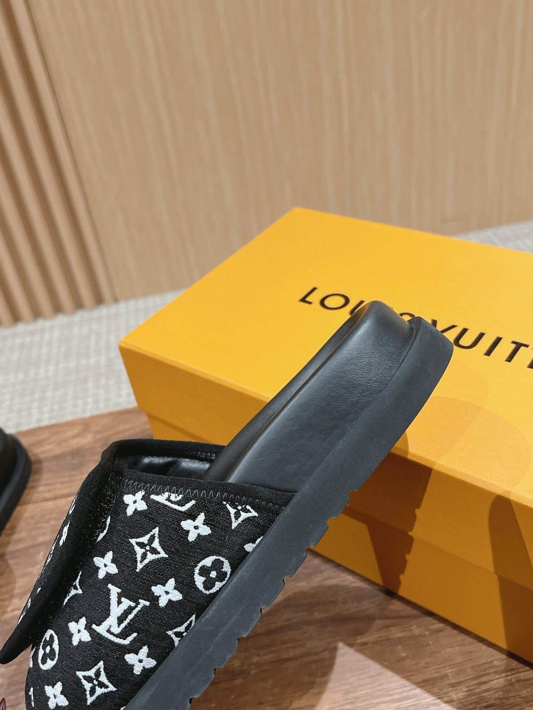 루이비통 마이애미 뮬 모노그램