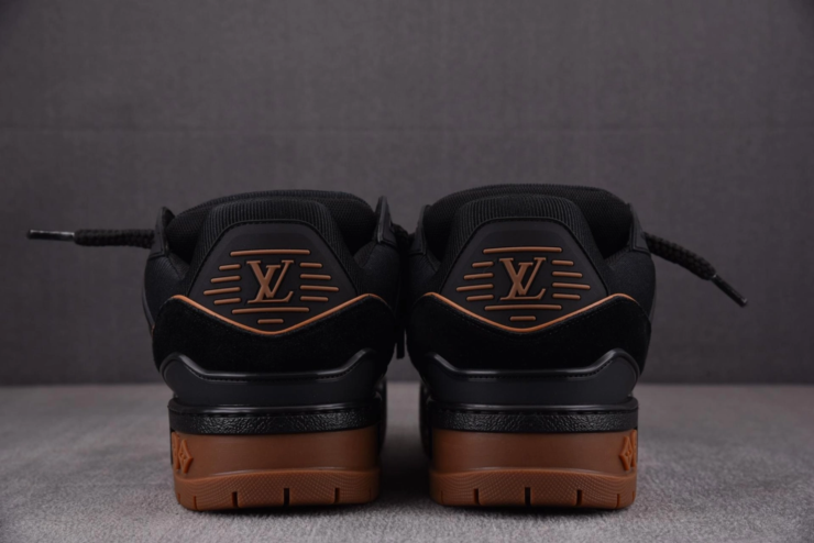 루이비통 LV 트레이너 맥시 스니커즈 스웨이드