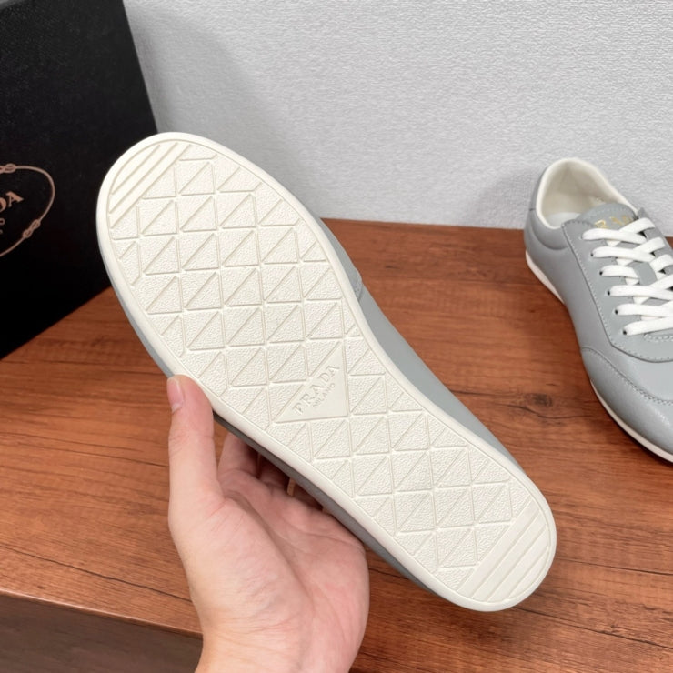 프라다 레더 스니커즈