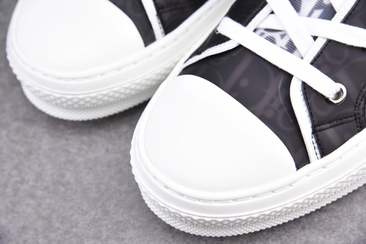 디올 B23 하이탑 스니커즈