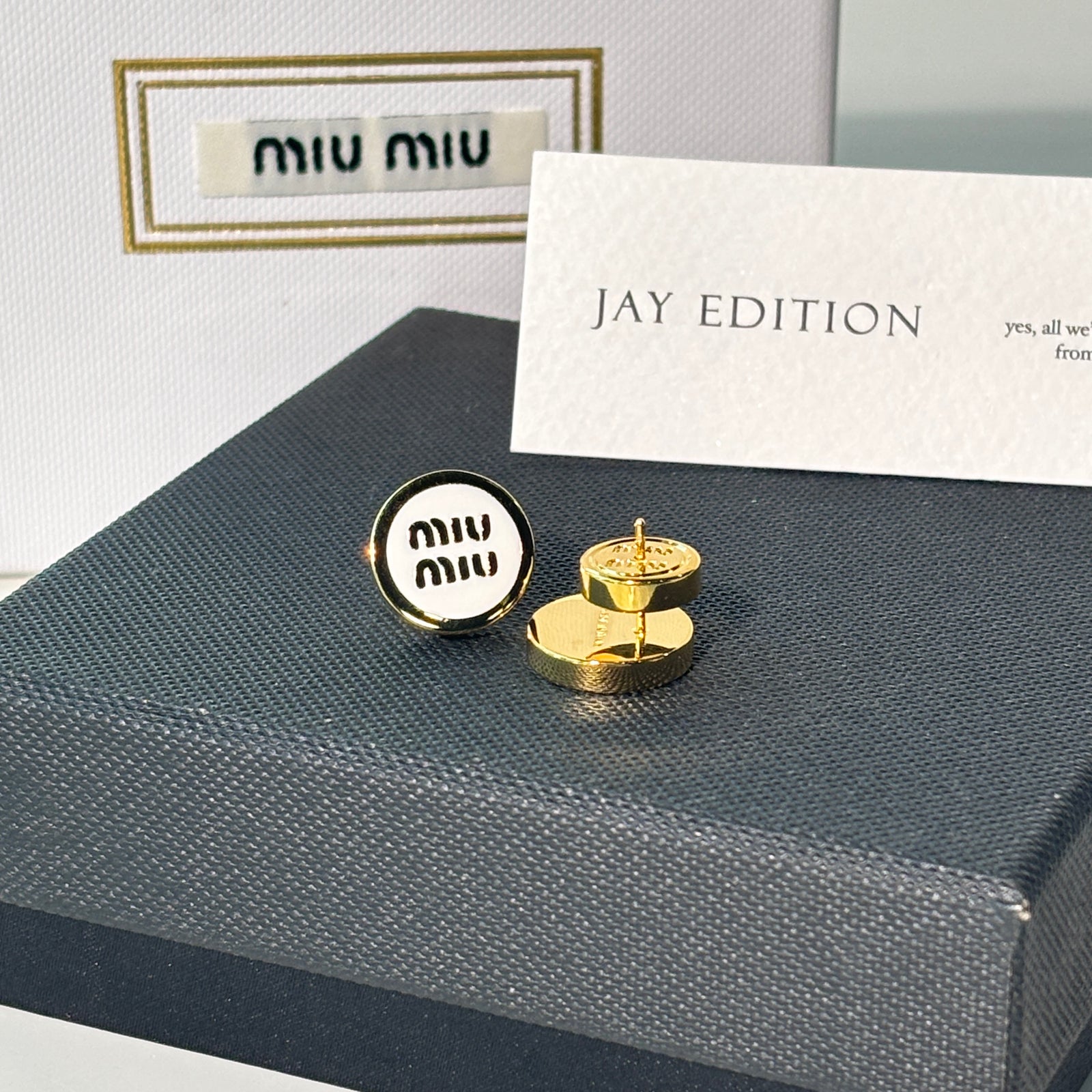 미우미우 에나멜 메탈 귀걸이