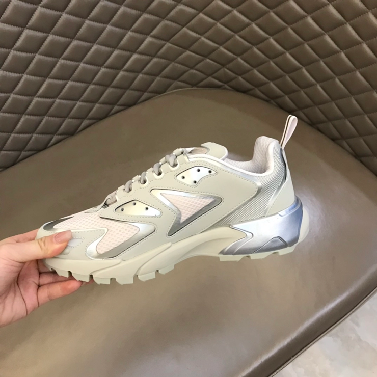 루이비통 러너 태틱 스니커즈