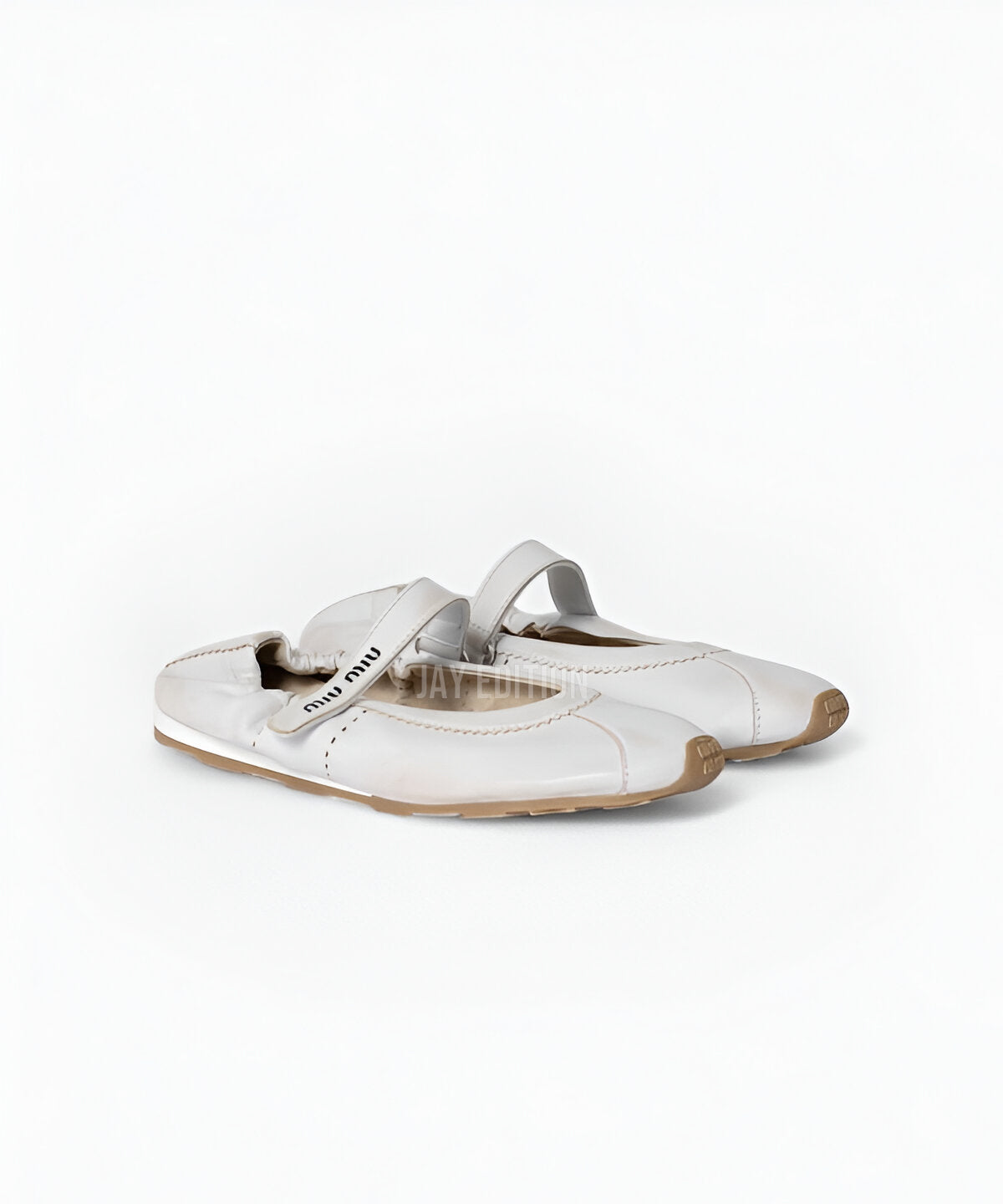 미우미우 블리치드 나파 가죽 발레리나 플랫 빈티지 워싱 효과와 리본 디테일의 가죽 플랫슈즈