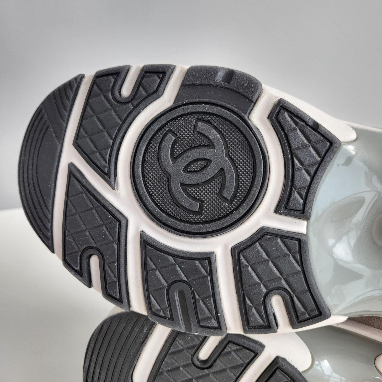 국내) 샤넬 로고 스니커즈 / 블랙 36